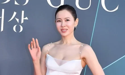 Aura Mewah Son Ye Jin Baeksang Arts Awards 2026 Jadi Sorotan