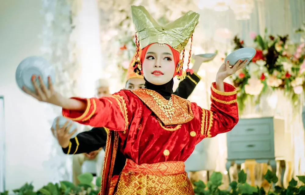 Tari Piring Sebuah Warisan Budaya Sumatera Barat, Yuk Simak