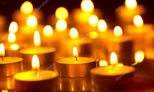 Penerangan Sederhana Lilin Sebagai Cahaya Gelap