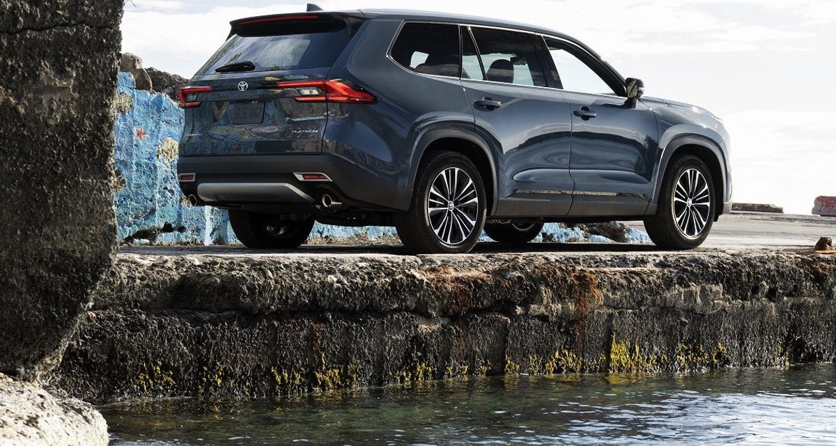 Toyota Grand Highlander Woodland Bawa Suspensi Lebih Tinggi